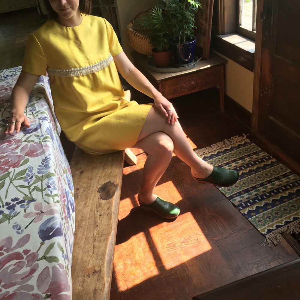 1960s Vintage Illuminating Yellow Silk Dress - Picture 2 of 10